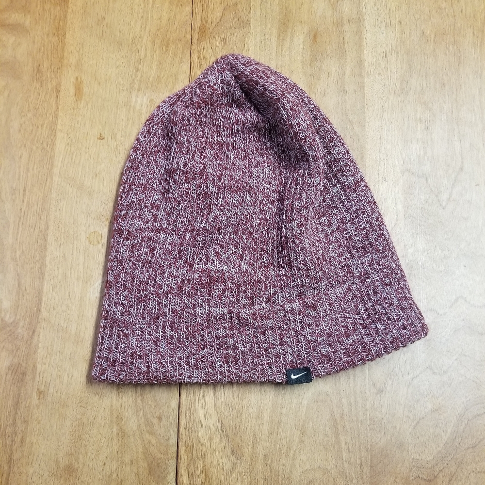 Nike Slouch Fit Maroon Beanie